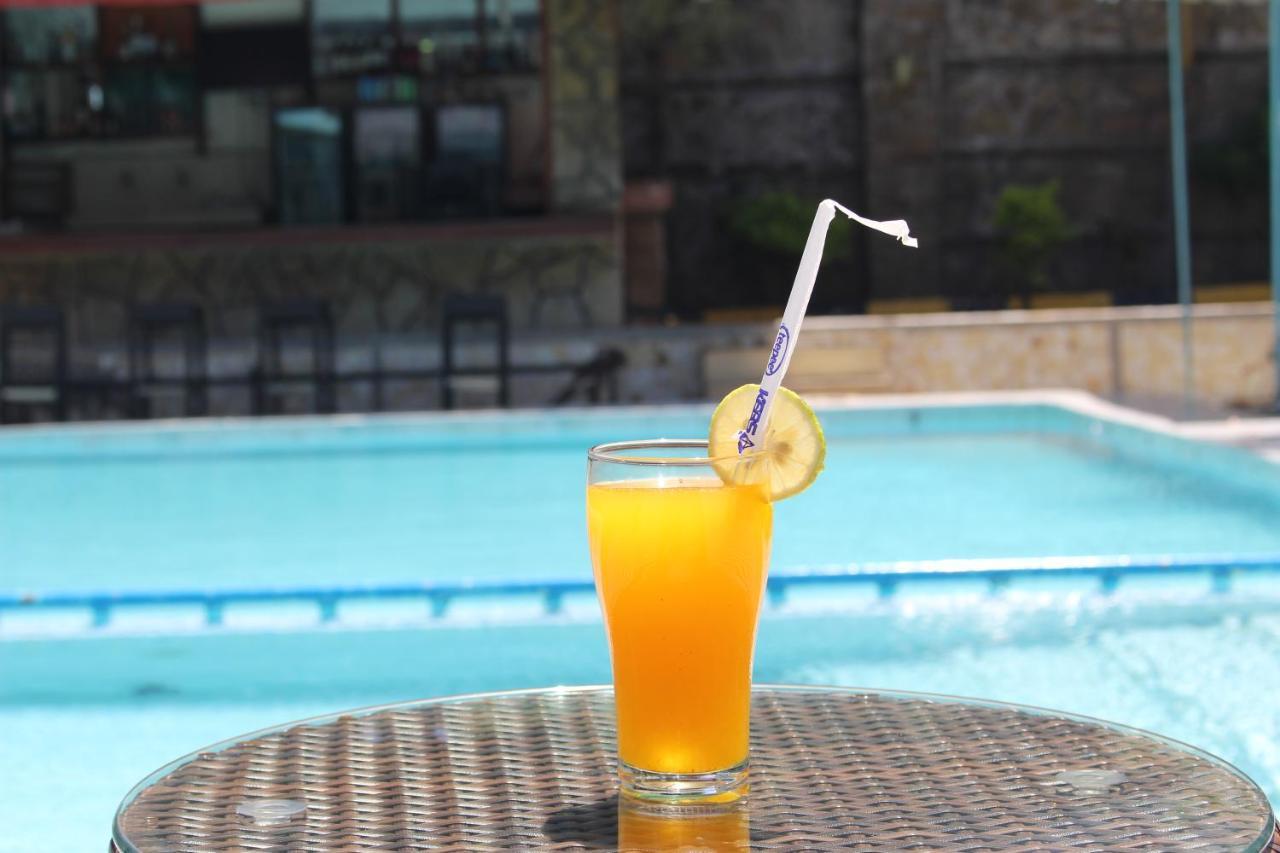 Chamiachi Hotel & Apartments Bamburi Exteriér fotografie